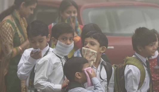 - Delhi pollution Schools to be closed for primary classes from tomorrow - ນະຄອນຫລວງນິວເດລີປິດໂຮງຮຽນປະຖົມຊົ່ວຄາວ ເຫດວິກິດມົນລະພິດທາງອາກາດ