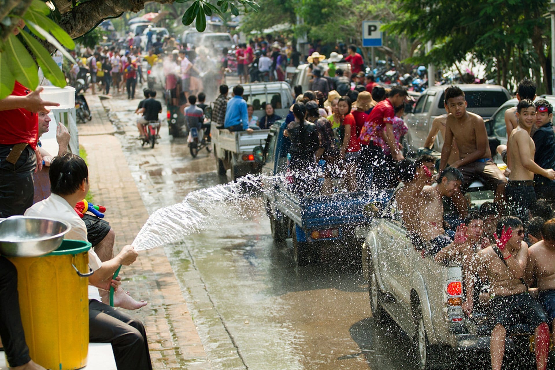 ປກສ ແຂວງ ຫລວງພະບາງ ເຂັ້ມງວດກຳນົດ 6 ຂໍ້ຫ້າມໃນການຫລິ້ນບຸນປີໃໝ່ລາວ ຄສ 2023 ໃຫ້ປອດໄພ - 1028 - ປກສ ແຂວງ ຫລວງພະບາງ ເຂັ້ມງວດກຳນົດ 6 ຂໍ້ຫ້າມໃນການຫລິ້ນບຸນປີໃໝ່ລາວ ຄສ 2023 ໃຫ້ປອດໄພ