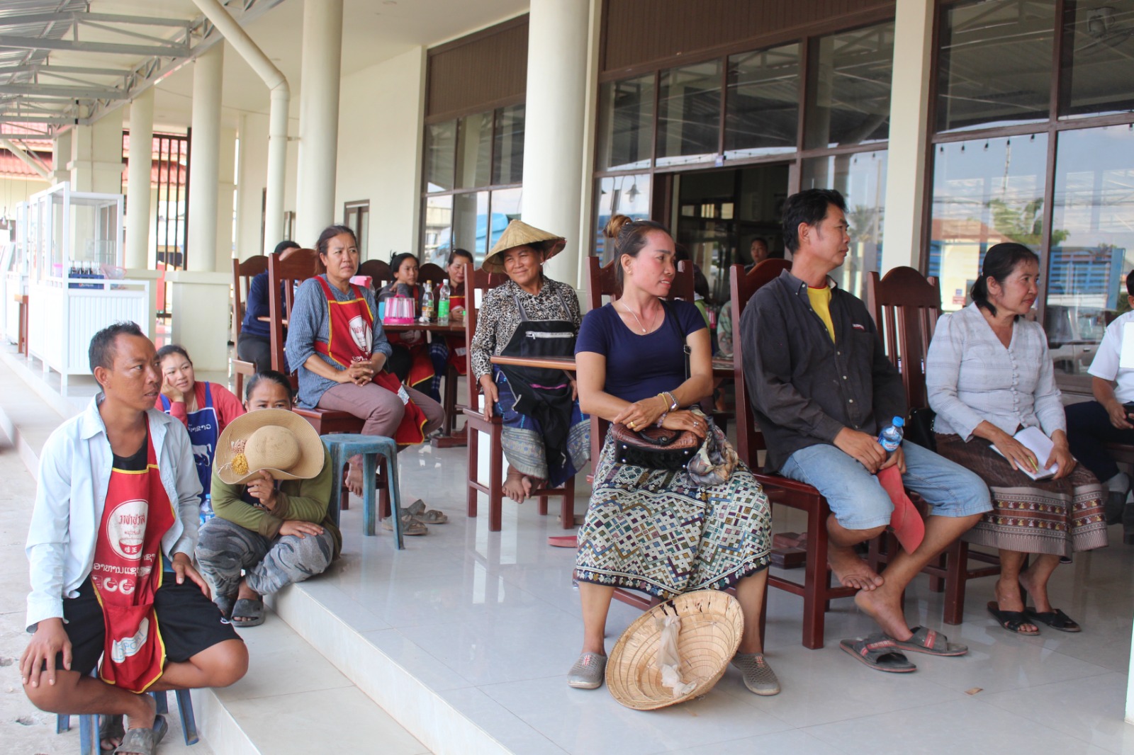 ສະມາຄົມປີ້ງໄກ່ເຊໂນ ສະເໜີໃຫ້ພະແນກອຸດສາຫະກໍາ-ການຄ້າແຂວງສະຫວັນນະເຂດ ຊ່ວຍເຫລືອເລື່ອງຄ່າເຊົ່າແພງ - 0144 - ສະມາຄົມປີ້ງໄກ່ເຊໂນ ສະເໜີໃຫ້ພະແນກອຸດສາຫະກໍາ-ການຄ້າແຂວງສະຫວັນນະເຂດ ຊ່ວຍເຫລືອເລື່ອງຄ່າເຊົ່າແພງ