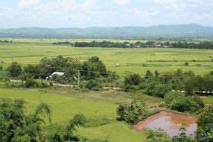 ດິນແມ່ນຊັບພະຍາກອນອັນລ້ຳຄ່າ ແລະ ທຶນຮອນອັນມະຫາສານຂອງຊາດ ພົນລະເມືອງລາວເປັນກຳມະສິດຂອງວົງຄະນາຍາດແຫ່ງຊາດ ຊຶ່ງລັດເປັນຕົວແທນເຈົ້າກຳມະສິດ -                    - ດິນແມ່ນຊັບພະຍາກອນອັນລ້ຳຄ່າ ແລະ ທຶນຮອນອັນມະຫາສານຂອງຊາດ ພົນລະເມືອງລາວເປັນກຳມະສິດຂອງວົງຄະນາຍາດແຫ່ງຊາດ ຊຶ່ງລັດເປັນຕົວແທນເຈົ້າກຳມະສິດ