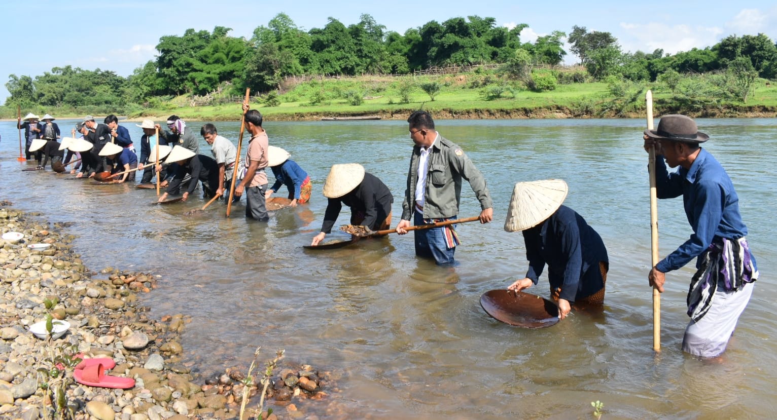 ການຮ່ອນແຮ່-ຮ່ອນຄໍາຢູ່ລໍານໍ້າເຊກະໝານ ບົ່ງບອກເຖິງຄວາມອຸດົມສົມບູນ ຄວາມຮັ່ງມີທາງດ້ານທໍາມະຊາດ ແລະ ດ້ານວັດທະນະທໍາ - 347117468 659609956208690 1630355286561085446 n - ການຮ່ອນແຮ່-ຮ່ອນຄໍາຢູ່ລໍານໍ້າເຊກະໝານ ບົ່ງບອກເຖິງຄວາມອຸດົມສົມບູນ ຄວາມຮັ່ງມີທາງດ້ານທໍາມະຊາດ ແລະ ດ້ານວັດທະນະທໍາ