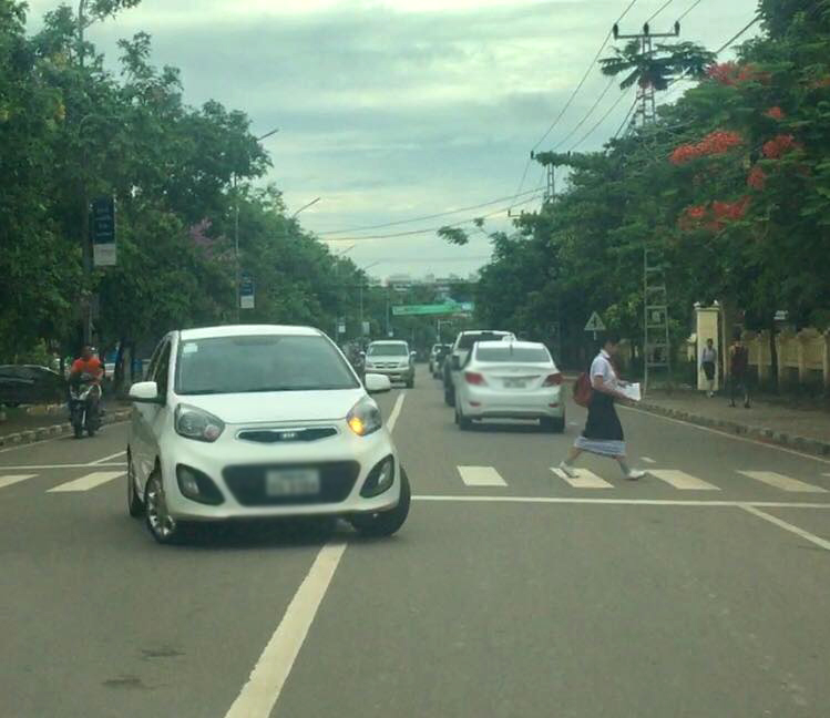 ຂັບຂີ່ລົດໃຫ້ລະວັງຄົນ ຈະຂ້າມຖະໜົນໃຫ້ລະວັງລົດ ກົດຈະລາຈອນພື້ນຖານທີ່ທຸກຄົນຄວນຮູ້ ແລະ ປະຕິບັດ - 35114784 1346437982167818 1183857033053470720 n - ຂັບຂີ່ລົດໃຫ້ລະວັງຄົນ ຈະຂ້າມຖະໜົນໃຫ້ລະວັງລົດ ກົດຈະລາຈອນພື້ນຖານທີ່ທຸກຄົນຄວນຮູ້ ແລະ ປະຕິບັດ