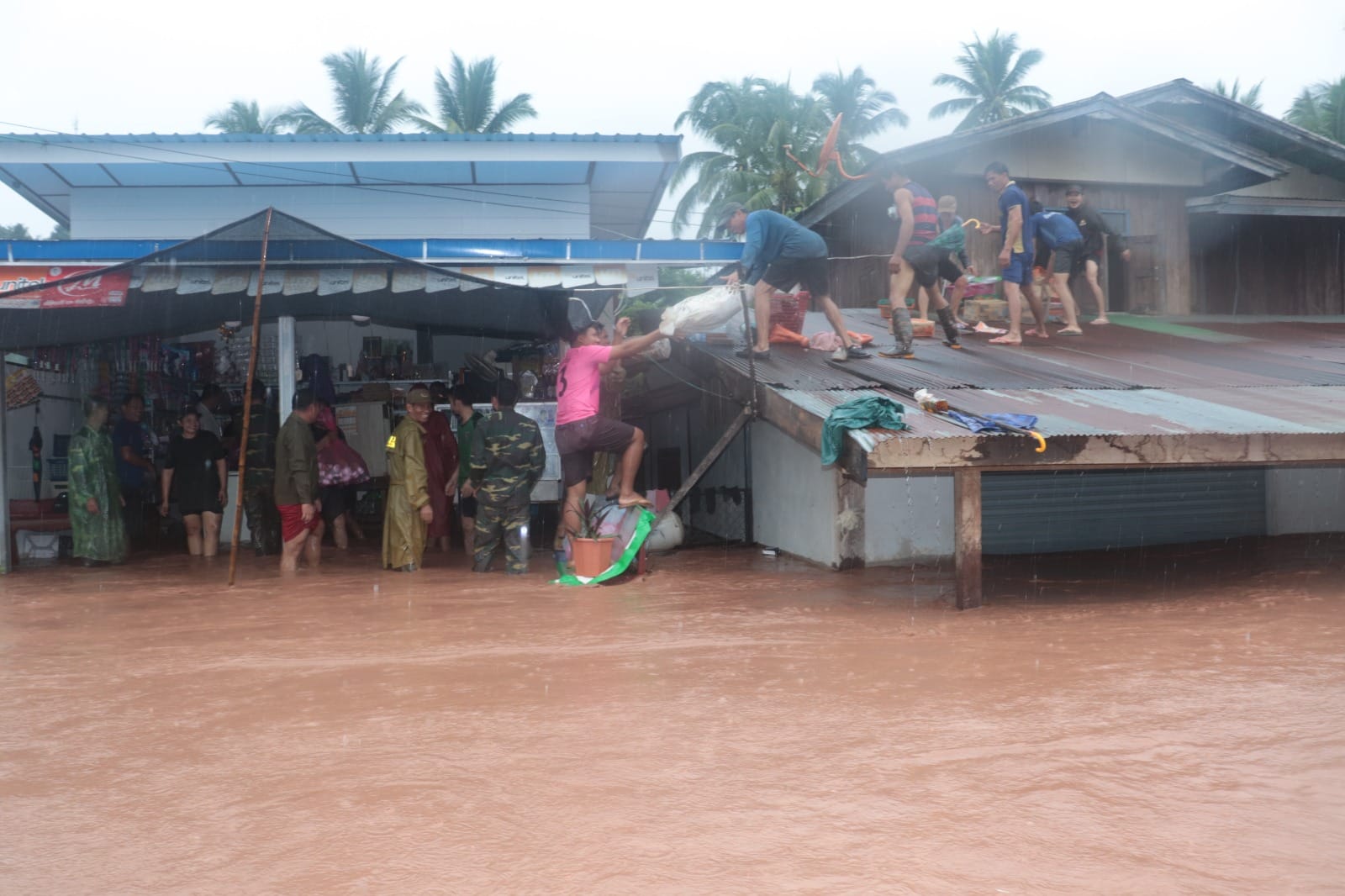 ປະຊາຊົນ 4 ບ້ານຢູ່ເມືອງເງິນ ແຂວງໄຊຍະບູລີ ຖືກນໍ້າຖ້ວມຍ້ອນຝົນຕົກໜັກ - 46300 - ປະຊາຊົນ 4 ບ້ານຢູ່ເມືອງເງິນ ແຂວງໄຊຍະບູລີ ຖືກນໍ້າຖ້ວມຍ້ອນຝົນຕົກໜັກ